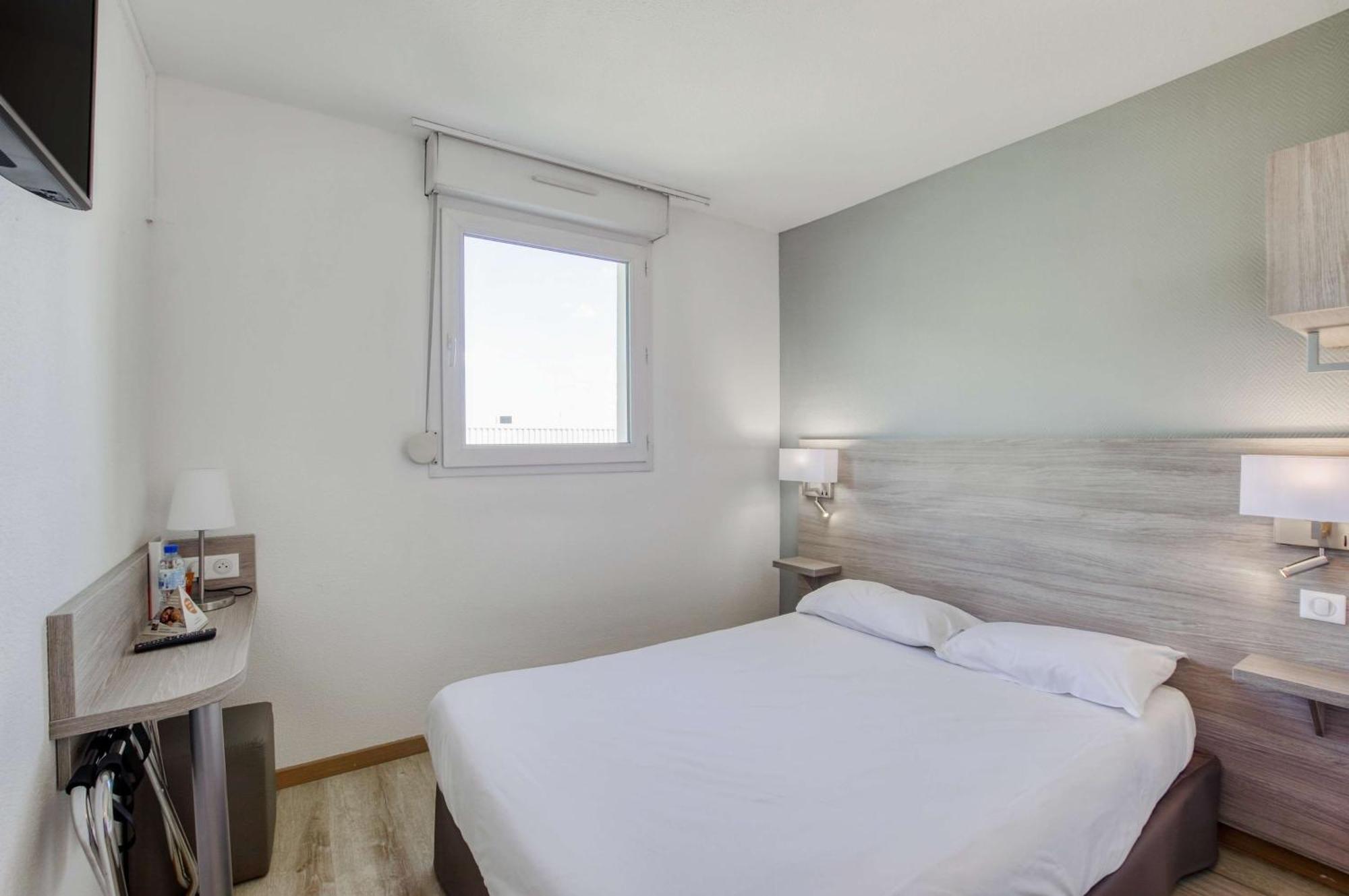 Brit Hotel Clermont-lʼHérault Bagian luar foto